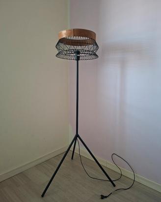 Lampada da terra Inspire Manam design industriale