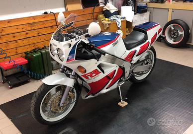 Yamaha FZR 1000 Genesis