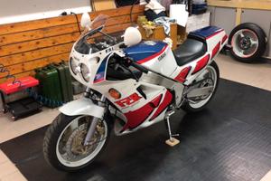 Yamaha FZR 1000 Genesis