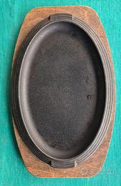 n.3 Vassoio in legno con piastra ghisa ovale