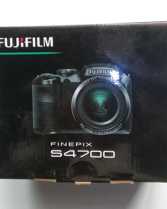 FUJIFILM  FINEPIX S4700