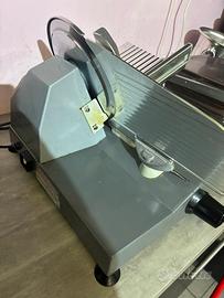 Affettatrice semi professionale da 22