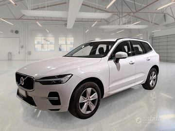 VOLVO XC60 B4 AUTOMATICO MOMENTUM SUV