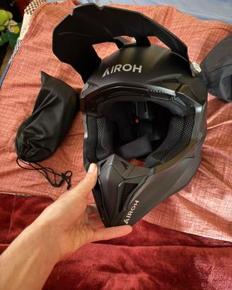 casco airoh mai usato