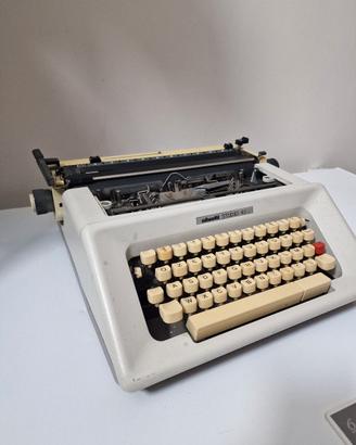 Macchina da scrivere vintage Olivetti Studio 45 i