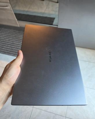 Huawei MateBook D 14" Alluminio - AMD Ryzen 5 / 8G