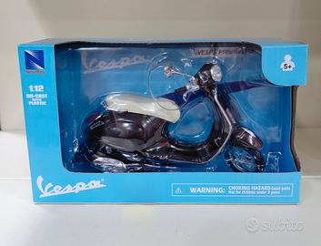 Vespa Piaggio New Primavera 2013  Die-Cast 1-12 