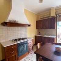 Appartamento in centro, 4 vani arredato