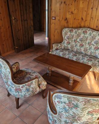 salotto + sala da pranzo in legno + lampadari