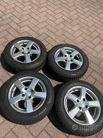Cerchi in lega 15” e gomme invernali