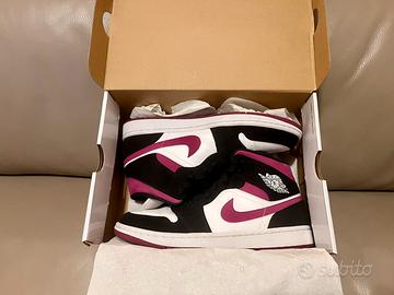 Jordan 1 Mid Magenta Donna