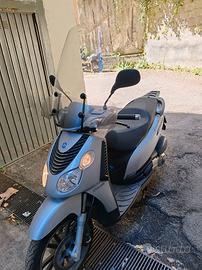 Piaggio Beverly 200