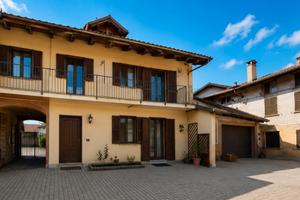 Chivasso semi indipendente con giardino privato