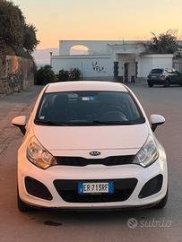 Kia rio 2014 1.2 cvvt hatchback