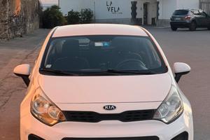 Kia rio 2014 1.2 cvvt hatchback