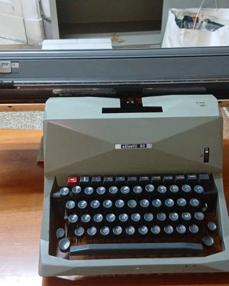macchina da scrivere  calcolatrici cinepresa 
