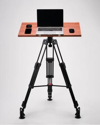Tripod Standing Desk Pro di Intension Design
