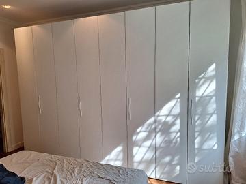 armadio nuovo con cassettiere