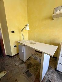 Tavolo manicure per estetista