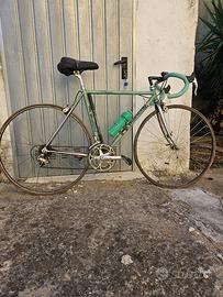 Bici Bianchi. Telaio Columbus. Cambio Campagnolo