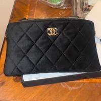 Pochette chanel omaggio
