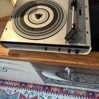 Vecchio giradischi anni 70 funzionante