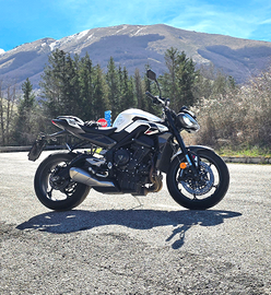 Triumph street triple r 765 2023