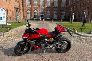Ducati Streetfighter V2s