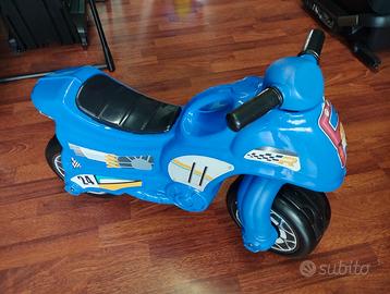 Moto cavalcabile Globo