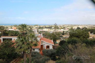 Villa "Panoramica" di circa 800 mq con terreno