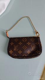Louis Vuitton pochette 