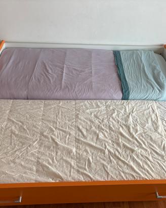 LETTO SINGOLO + LETTO ESTRAIBILE + 2 MATERASSI
