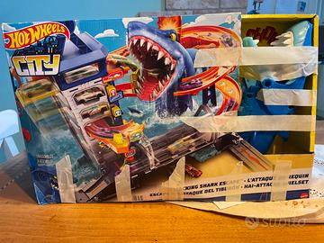 Hotwheels shark escape