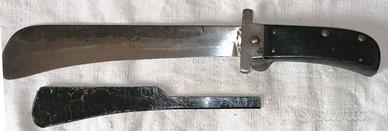 Vecchio attrezzo per pulizia boscaglia