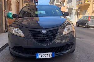 Lancia y