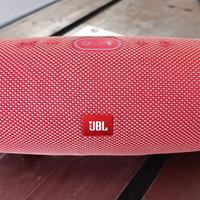 JBL charge 4