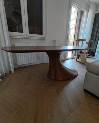 Tavolo da pranzo in legno e fibra di vetro 