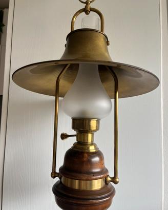 Antica lampada  navale