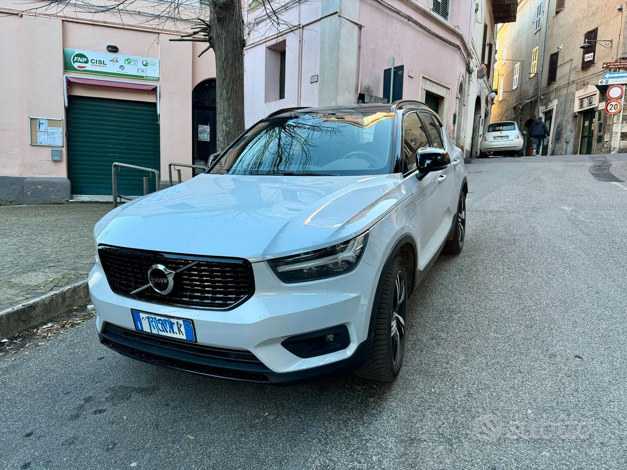 Volvo XC40 (2017-->)