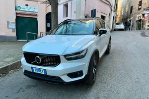 VOLVO XC40 15 R - DESIGN T5 PHEV