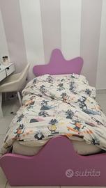 letto a una piazza a forma di corona