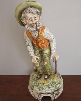Statuetta porcellana Capodimonte.  Altezza 36cm.
