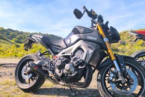 YAMAHA MT09