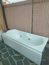 Vasca da bagno idromassaggio