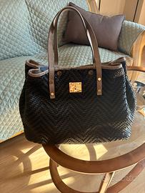 Borsa in pelle intrecciata e pashimina