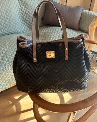 Borsa in pelle intrecciata e pashimina