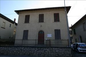 AP178 - Sinalunga 2 edifici di mq 430