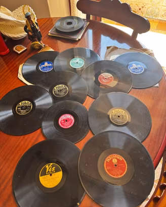 Lotto Vinili d'Epoca 78 Giri, 45 Giri e LP Anni 50