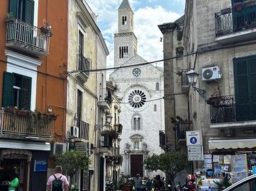 2 LOCALI A BARI