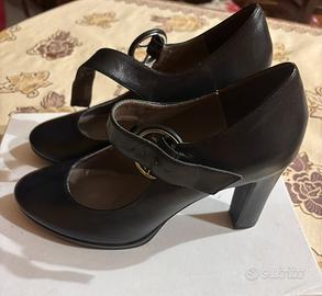 Scarpe con tacchi patti di luna